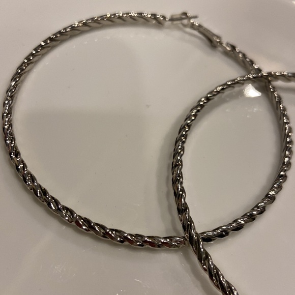 EUC * Guess Jeans * Silver Tone Twisted Hoop Earrings - Picture 2 of 2